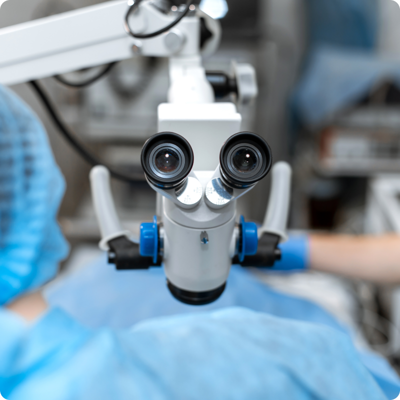 Microscope opératoire utilisé au cabinet d'orthodontie